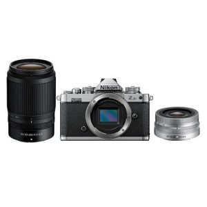 Foto principale Kit Fotocamera Mirrorless Nikon Z FC + Obiettivo 16-50mm F/3.5-6.3 + Obiettivo 50-250mm F/4.5-6.3 – Prodotto in Italiano